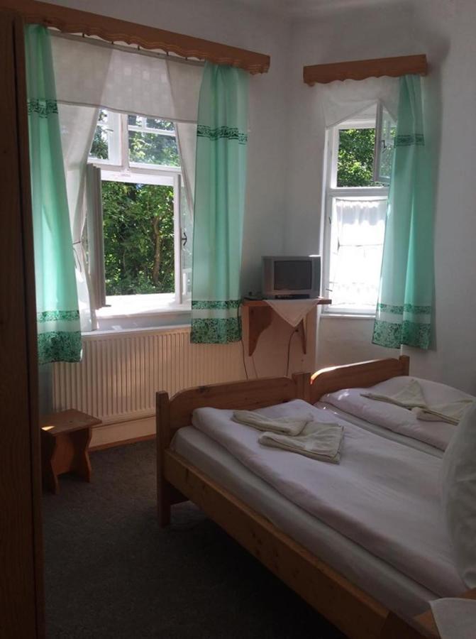 Manyi Villa BaileTusnad Buitenkant foto